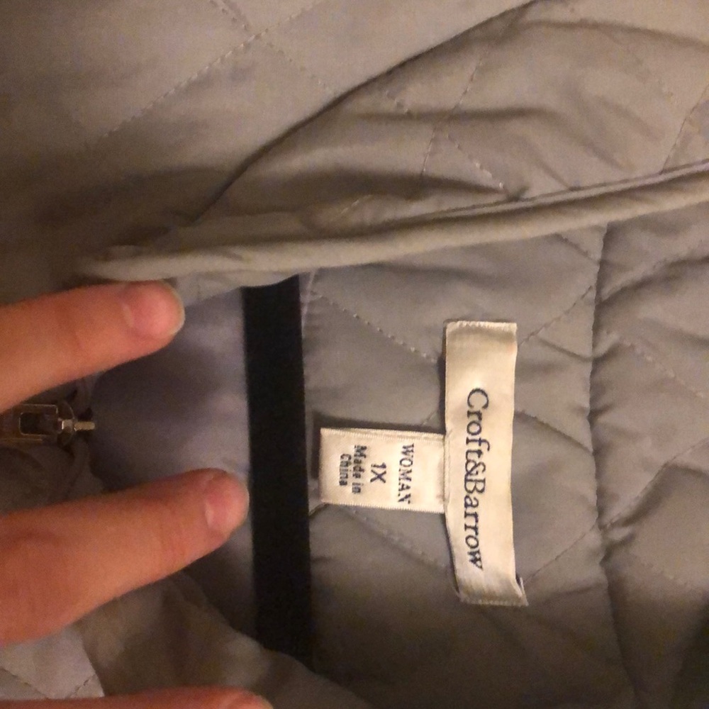 Vest - Picture 6 of 7